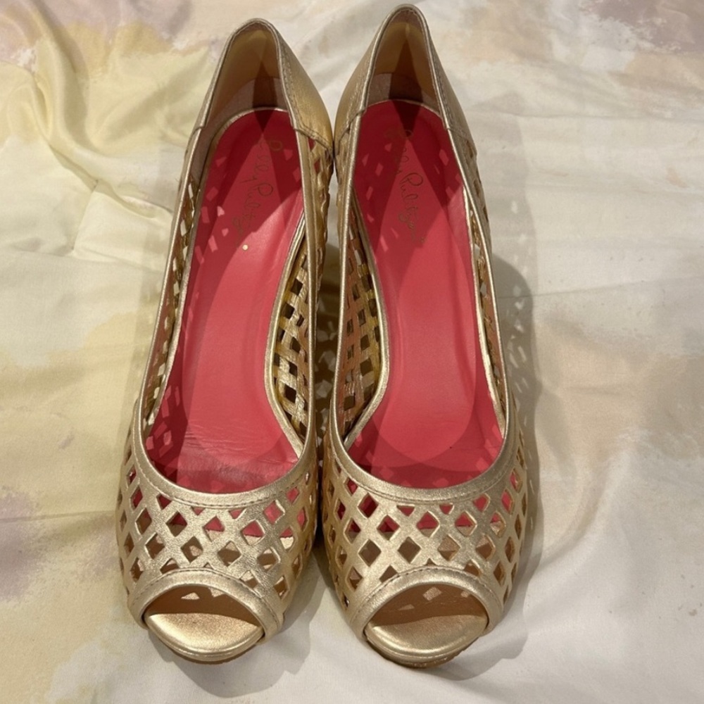 Lilly Pulitzer Gold Leather Resort Chic Basketweave Open Toe Wedge.FIRM PRICE - Picture 5 of 11